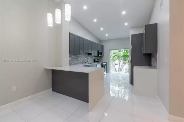 Hialeah, FL 33015,6990 NW 179th St #201-2