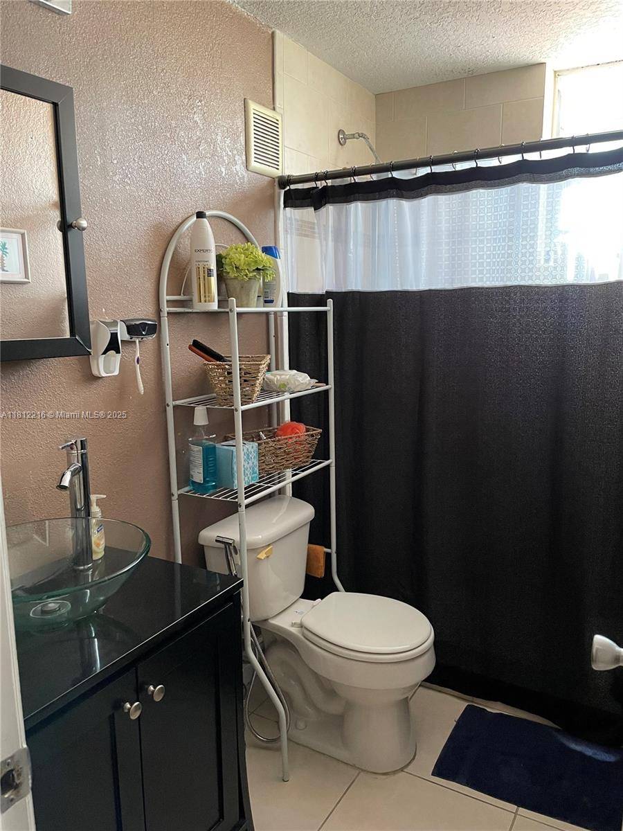 Hialeah, FL 33012,4202 W 10th Ln #59