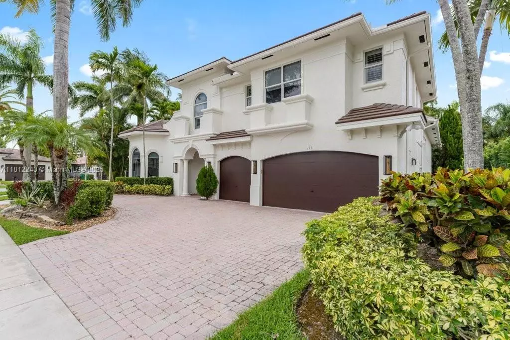 Plantation, FL 33324,127 Swan Ave