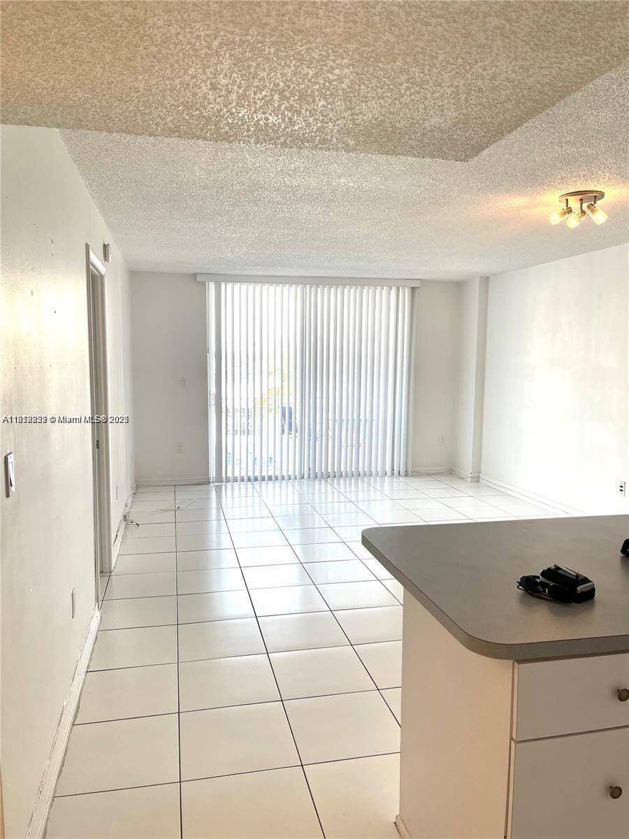 Miami Beach, FL 33139,345 Ocean Dr #403