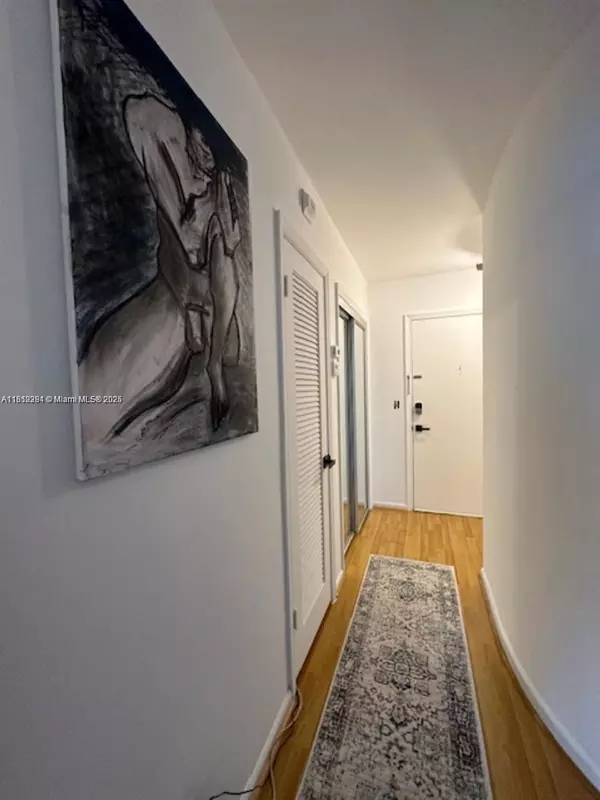 Fort Lauderdale, FL 33308,2181 NE 67th St #628