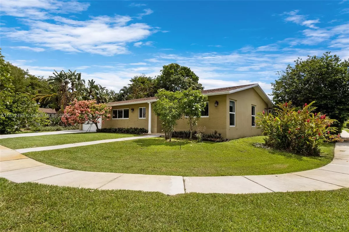 Pembroke Pines, FL 33026,10421 NW 21st St