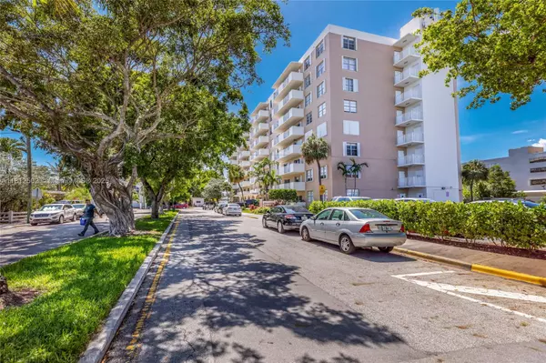 North Bay Village, FL 33141,1455 N Treasure Dr #6C