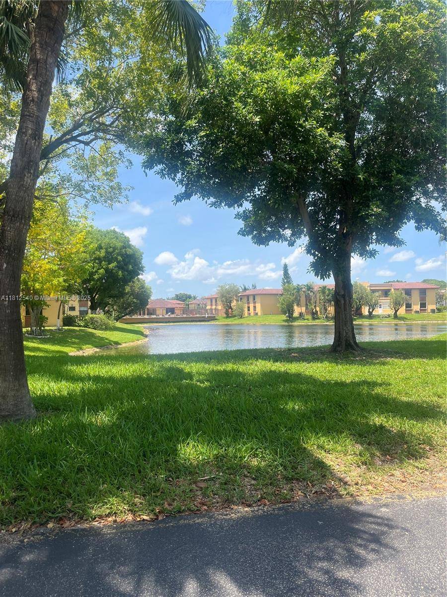 10891 NW 7th St #11-31, Miami, FL 33172