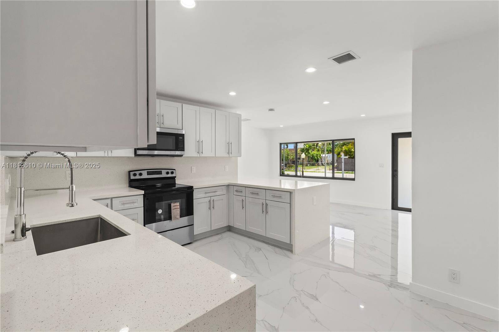 Oakland Park, FL 33334,431 NE 58th Ct #A
