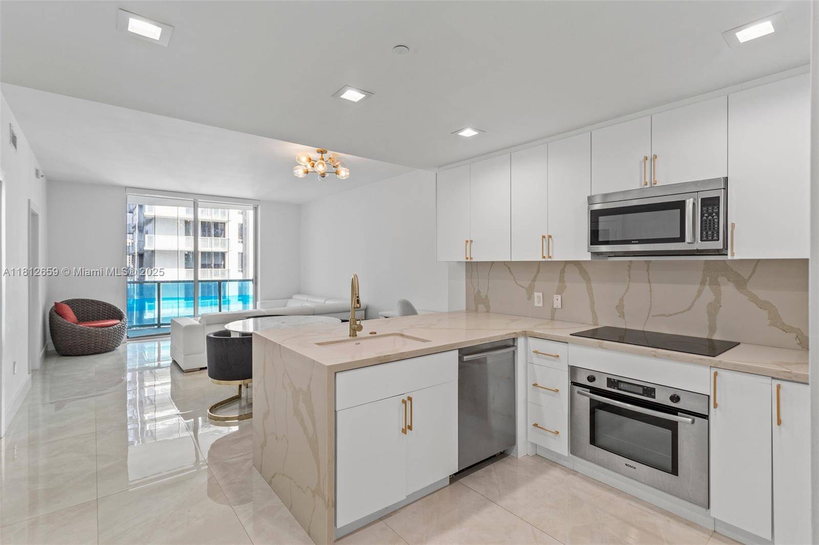 1060 Brickell Ave #2015, Miami, FL 33131