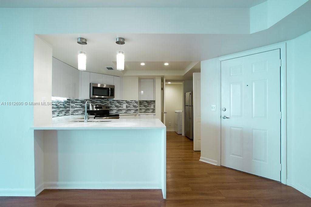 Aventura, FL 33180,3605 NE 207th St #1215