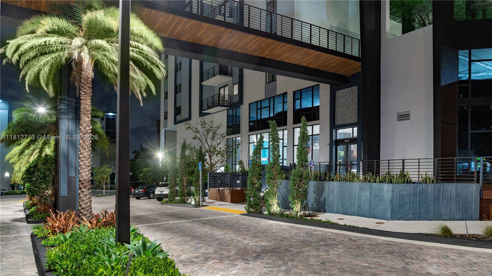 Pompano Beach, FL 33060,425 SE 1 Street #900-A