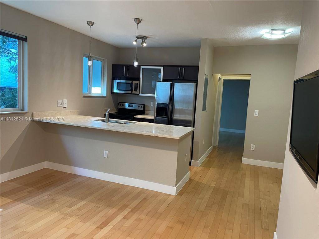 Miami Beach, FL 33141,7171 Bay Dr #9