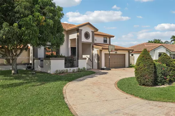 Davie, FL 33331,15050 E Falcons Lea Dr