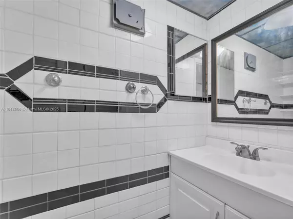 Davie, FL 33324,1849 SW 81st Way #1-24