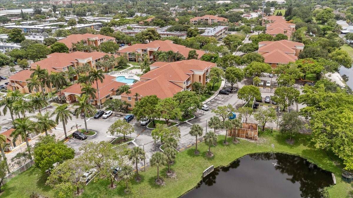 Davie, FL 33314,6952 SW 39th St #C105