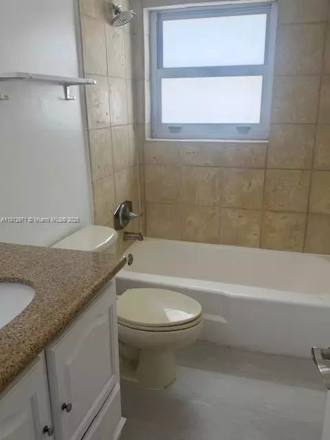 Miami Beach, FL 33139,1881 Washington Ave #15H