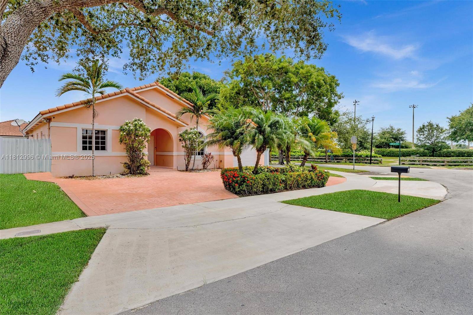 8915 NW 164th St #8915, Miami Lakes, FL 33018