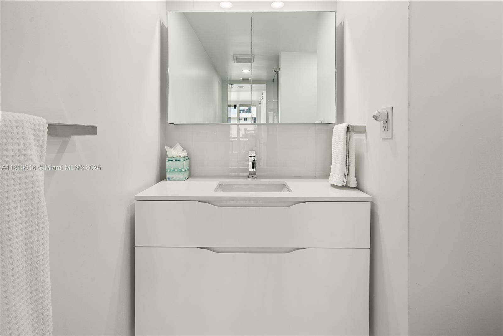 Miami Beach, FL 33140,2555 Collins Ave #1714