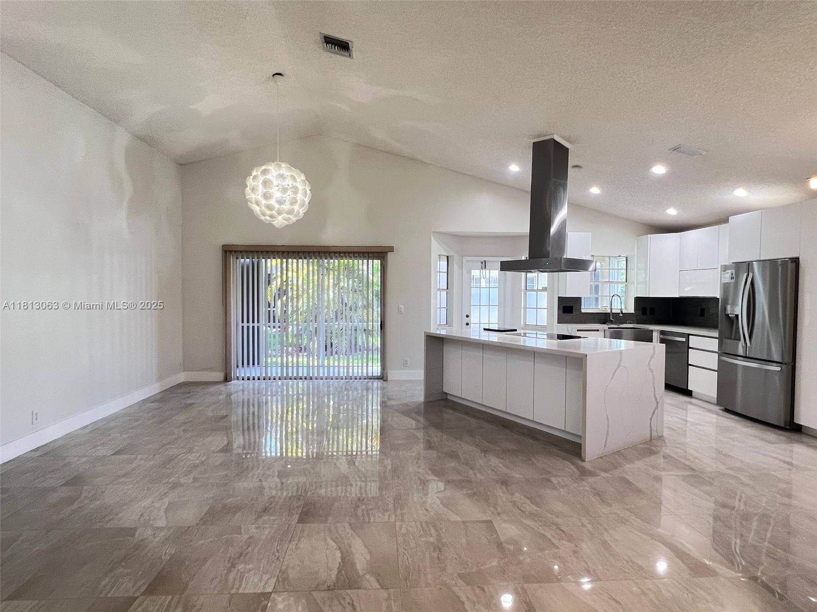 Weston, FL 33326,435 Somerset Way