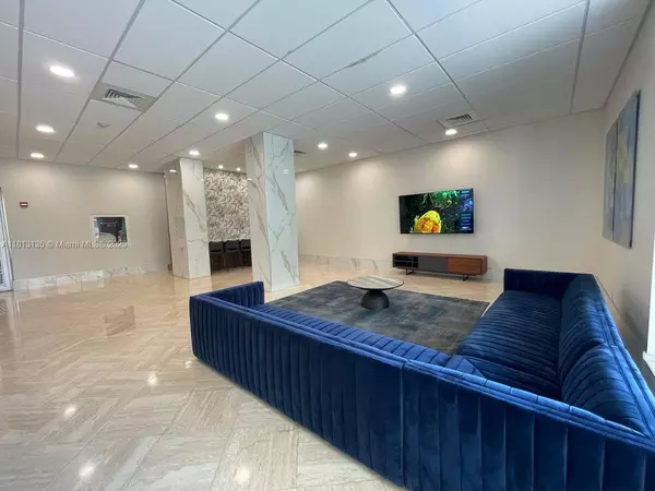 Sunny Isles Beach, FL 33160,250 174th St #801
