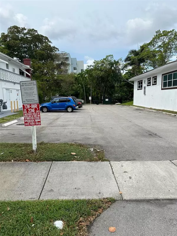 Miami Gardens, FL 33169,100 NW 204th St #3