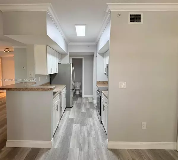 100 SW 117th Ter #2207, Pembroke Pines, FL 33025