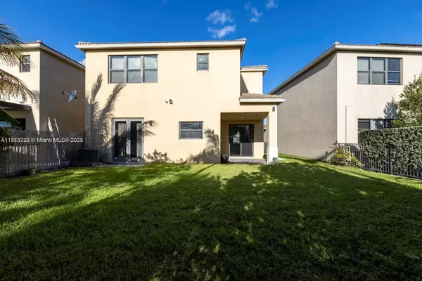 Miami, FL 33179,724 NE 191 st