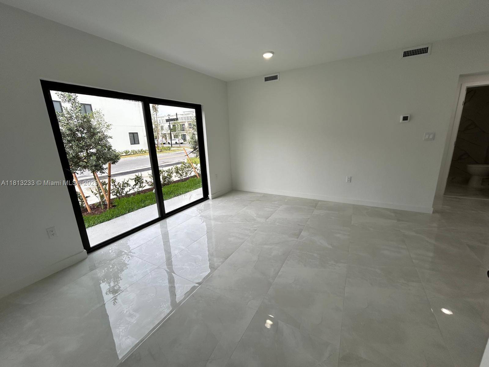 Homestead, FL 33032,14569 SW 262nd St #1
