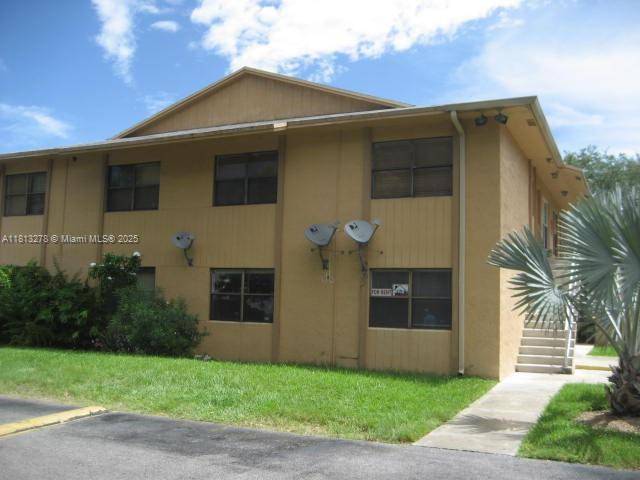 15328 SW 72 ST #8-14, Miami, FL 33193