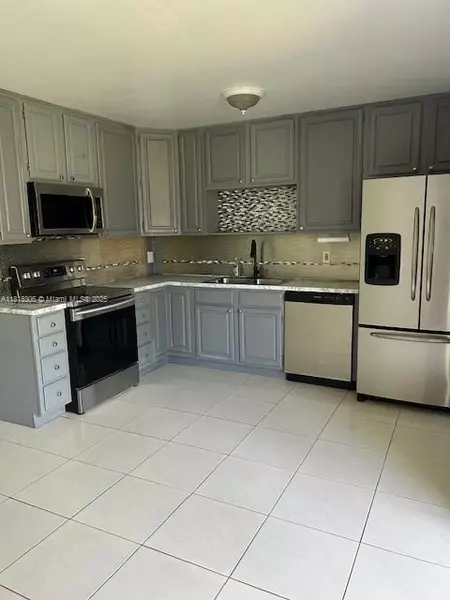 10370 SW 220th St #116, Cutler Bay, FL 33190