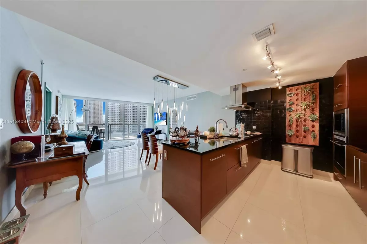 Miami, FL 33131,465 Brickell Ave #1019