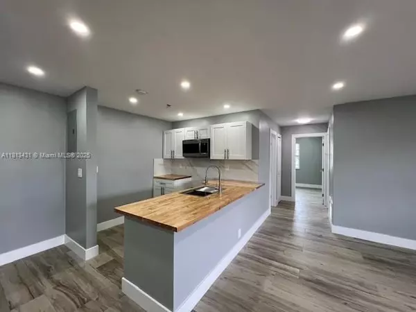 Lauderhill, FL 33313,5417 NW 22nd St #5417