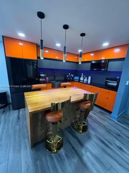4550 NW 9th St #520E, Miami, FL 33126