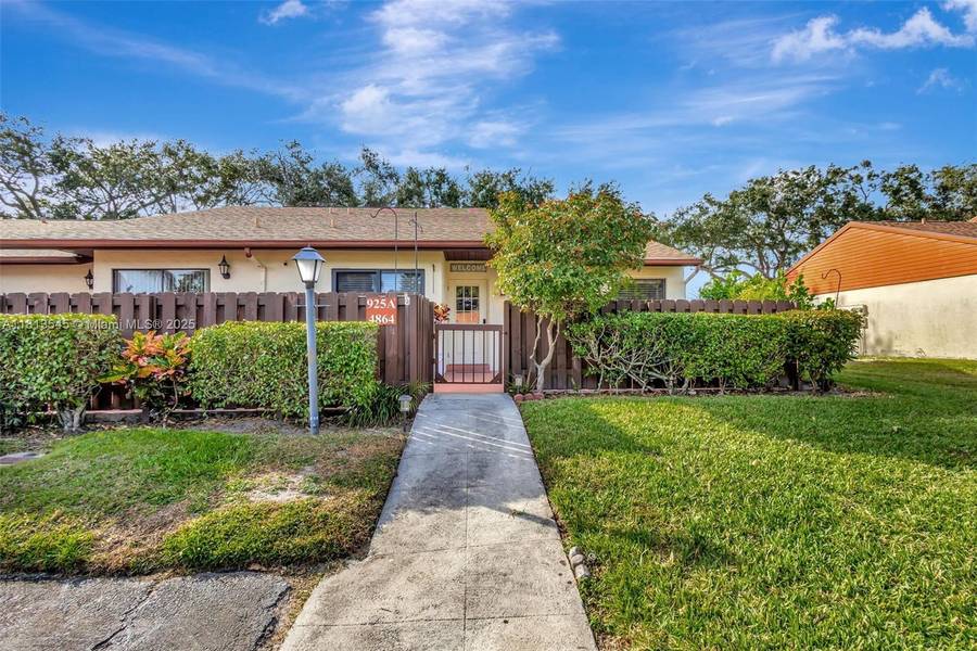 4864 Sable Pine Circle #A, West Palm Beach, FL 33417