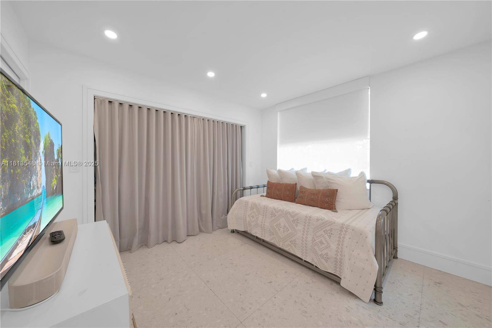 Coral Gables, FL 33158,6320 Dolphin Dr