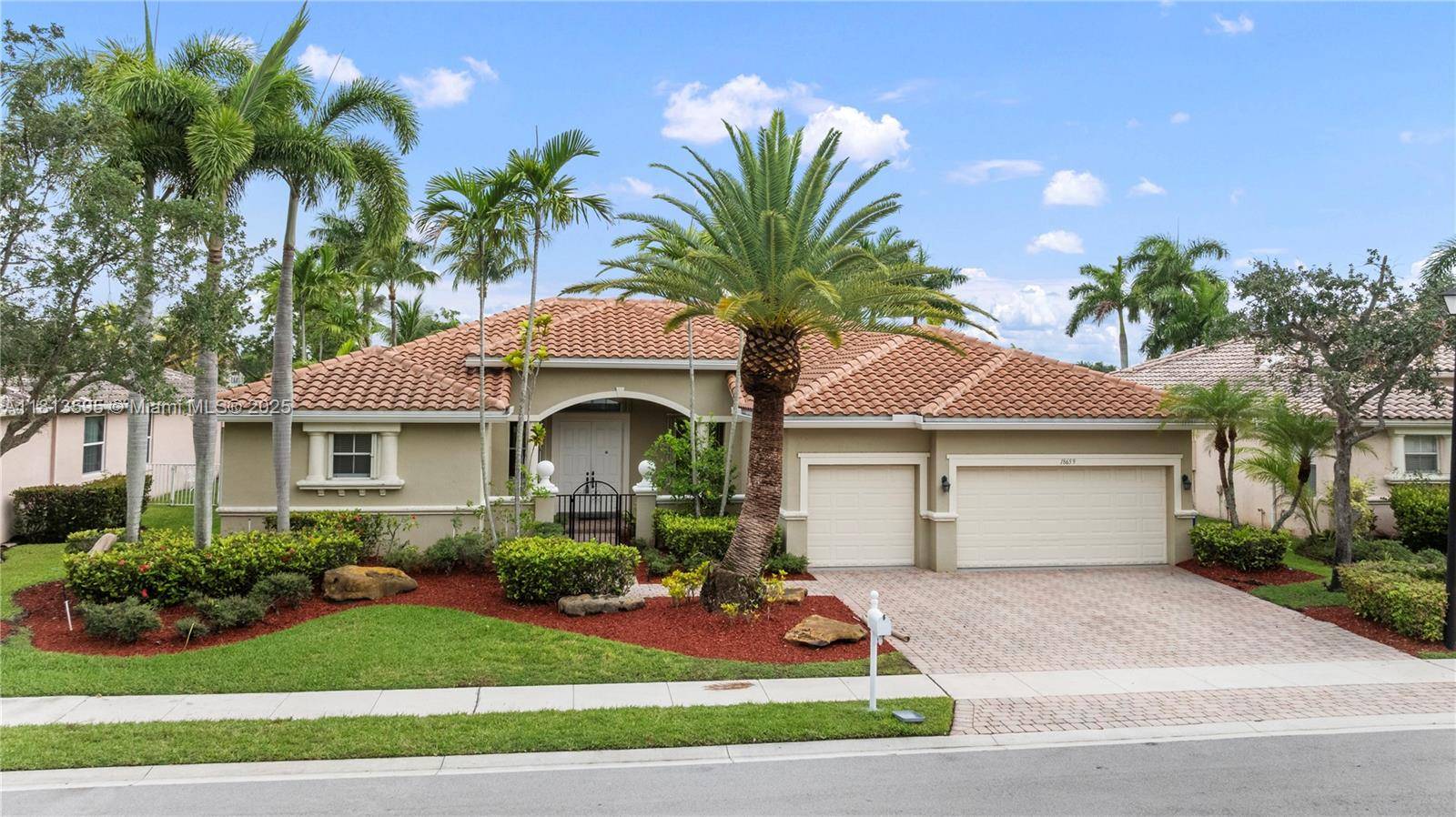 18659 SW 12th St, Pembroke Pines, FL 33029