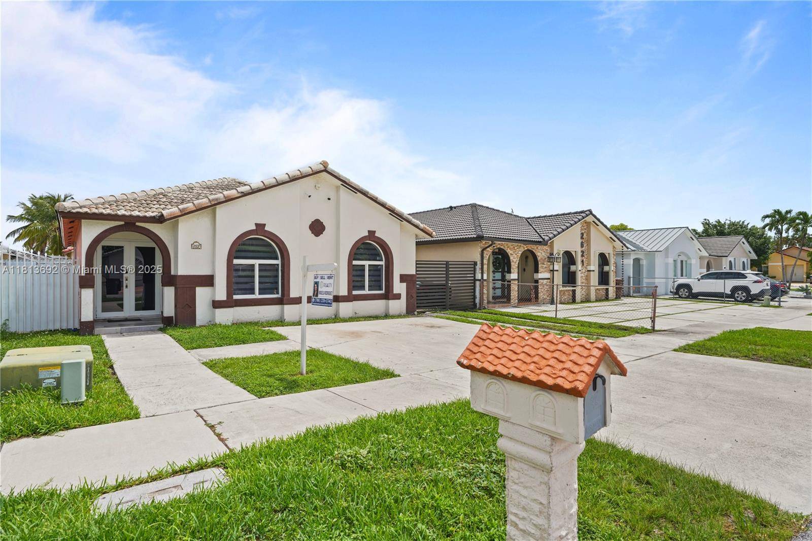 2627 W 69th Ter, Hialeah, FL 33016