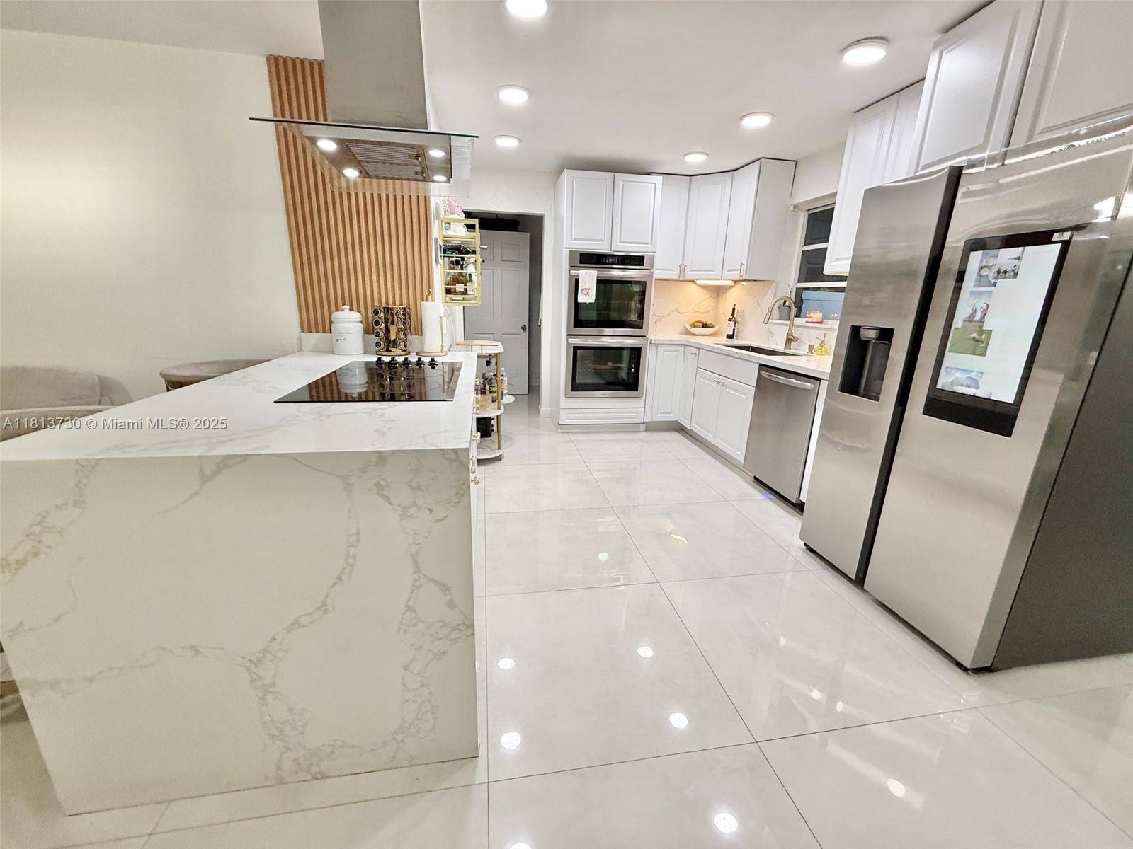 Hallandale Beach, FL 33009,411 terrace