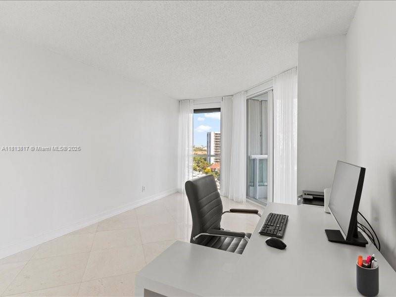 Aventura, FL 33180,21055 Yacht Club Dr #1007