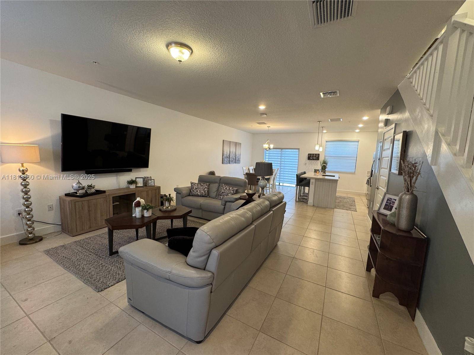 Doral, FL 33178,10419 NW 82nd St #7