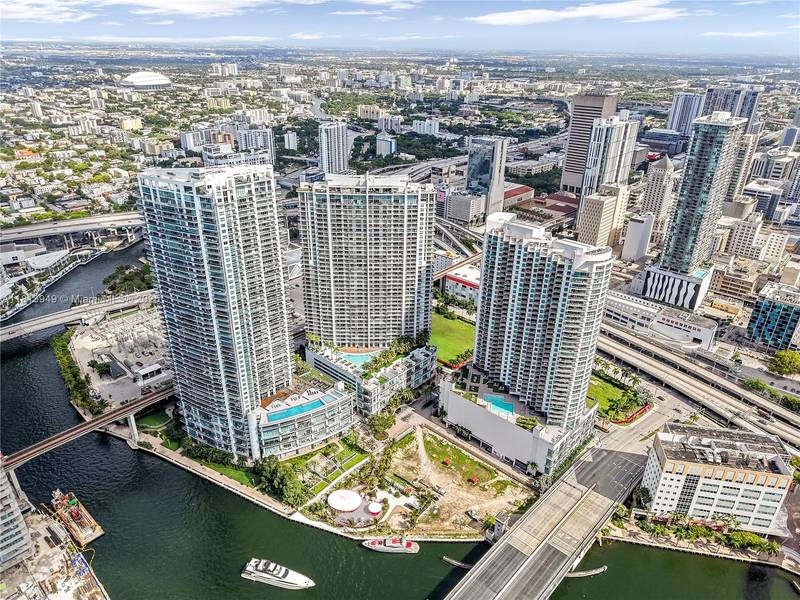 90 SW 3rd St #4011, Miami, FL 33130