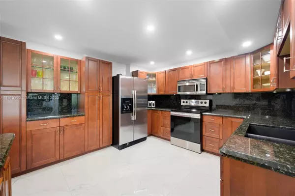 Hallandale Beach, FL 33009,500 Three Islands Blvd #206