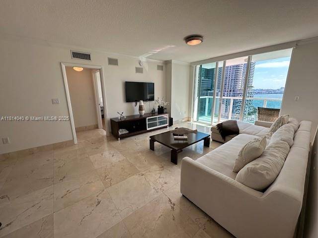 Miami, FL 33131,31 SE 5th St #1908