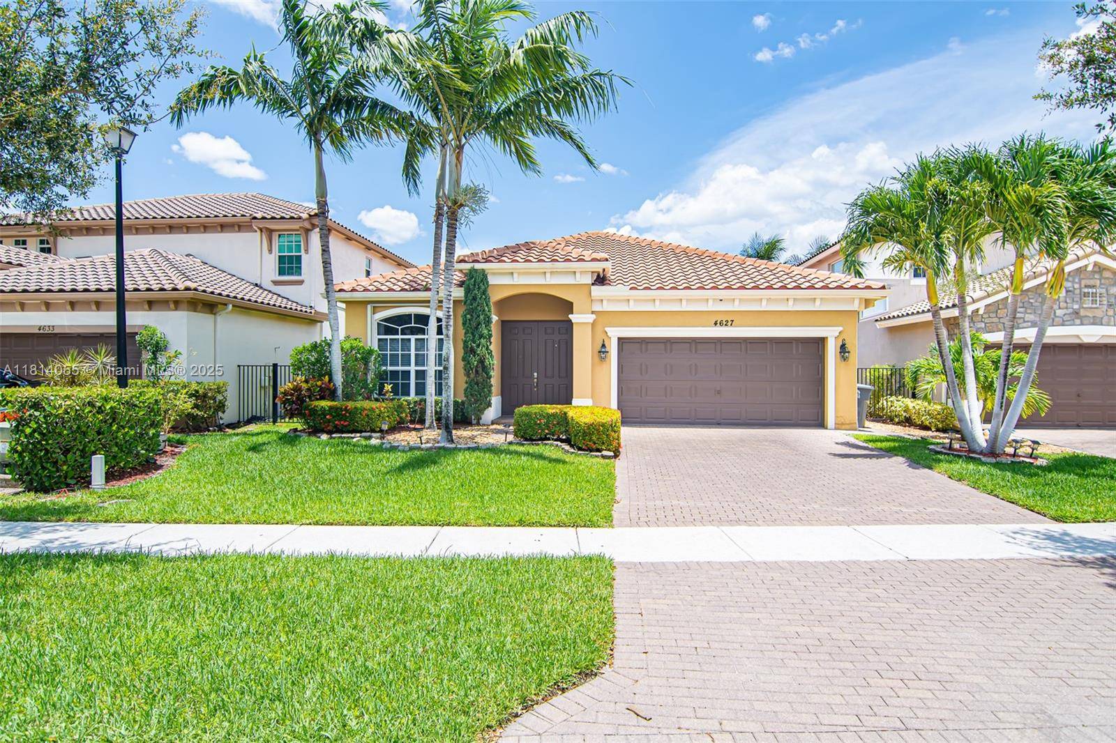 4627 Capital Dr, Lake Worth, FL 33463