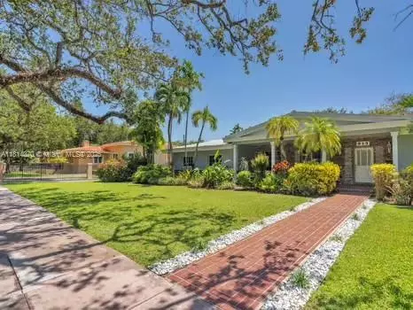 Coral Gables, FL 33134,915 Country Club Prado