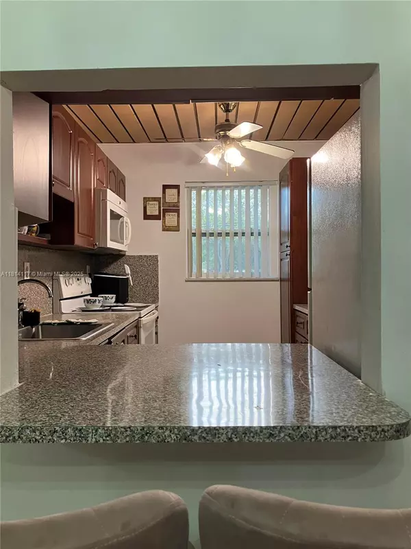 Coral Springs, FL 33065,8605 W Sample Rd #101