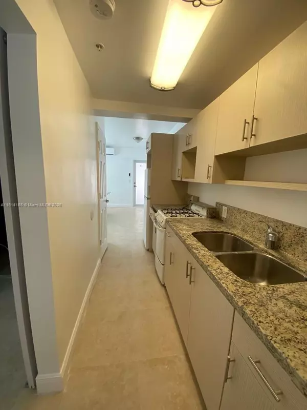 Miami Beach, FL 33139,220 Collins Ave #1A