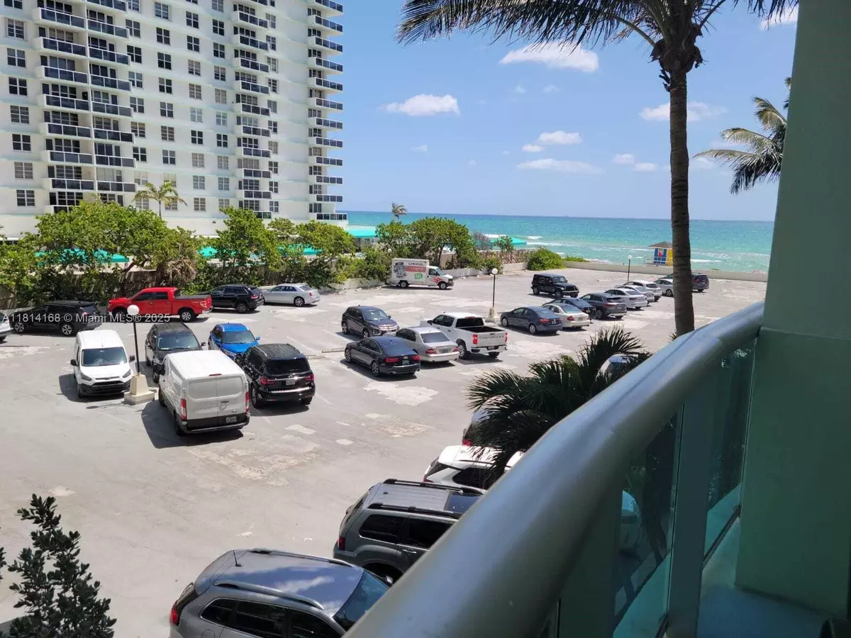 Hollywood, FL 33019,3801 S Ocean Dr #3A