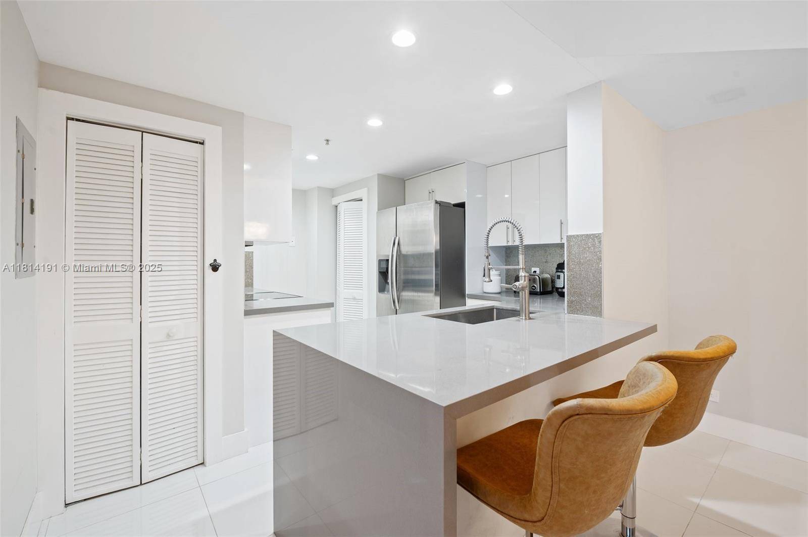 Miami, FL 33131,701 Brickell Key Blvd #1605