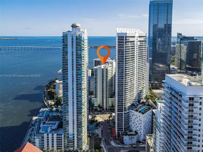 218 SE 14th St #802, Miami, FL 33131