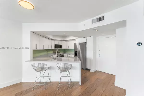 Miami Beach, FL 33139,1900 Sunset Harbour Dr #1814