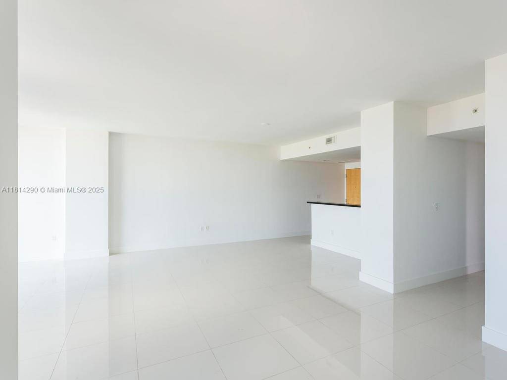 Miami, FL 33132,244 Biscayne Blvd #2002
