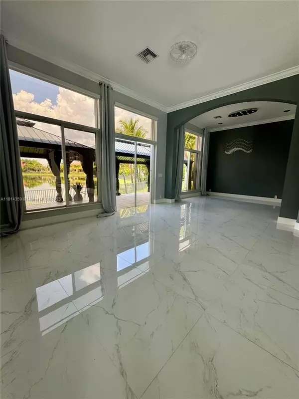 Miramar, FL 33029,4248 SW 185th Ave